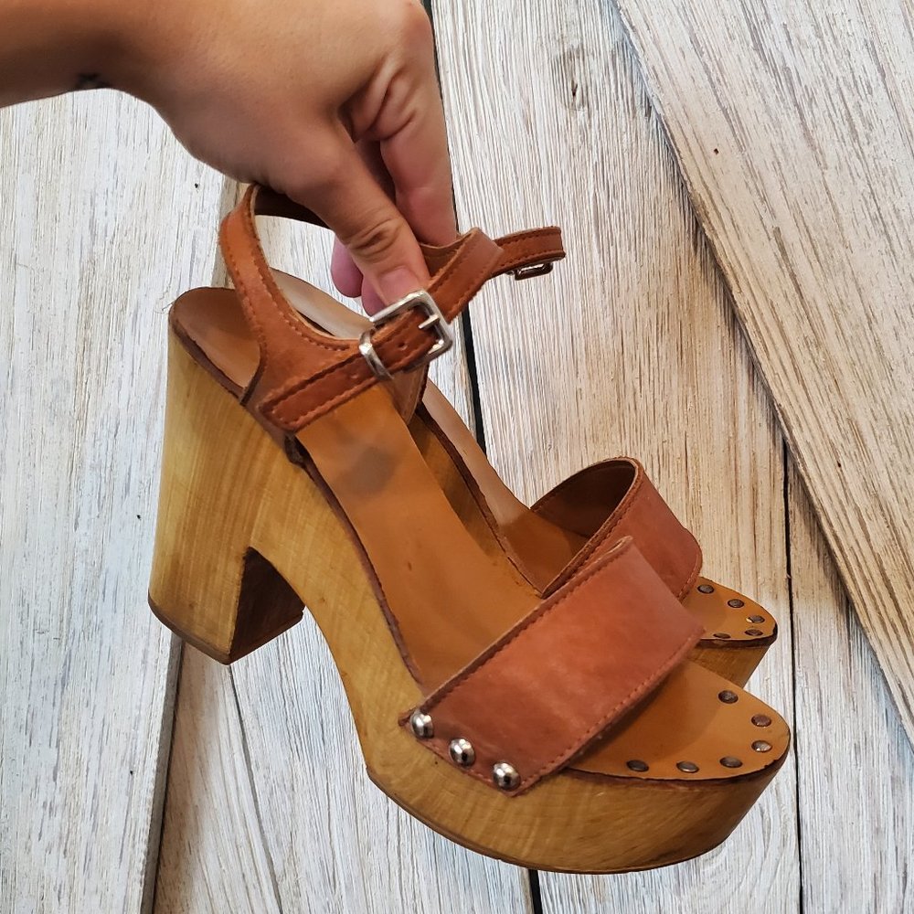 Steve Madden LAVII Wooden Platform Sandal